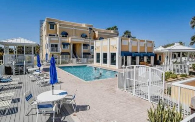 Multi-level Penthouse Deluxe - Sleeps 7 Pe112