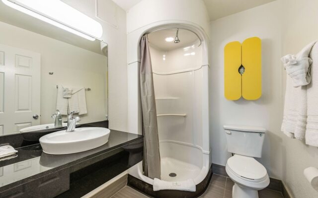 Studio 6 Monroe, LA - Hwy 165