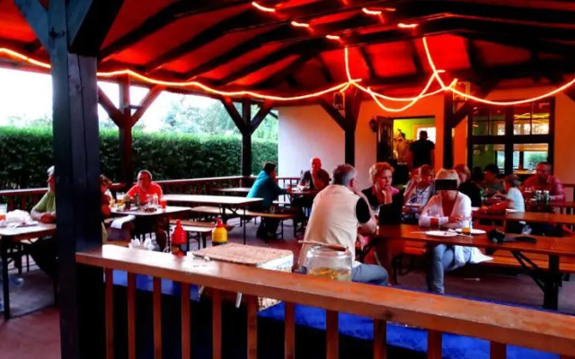 Leśny Dworek Ośrodek Przyjazny Rodzinom z Dziećmi