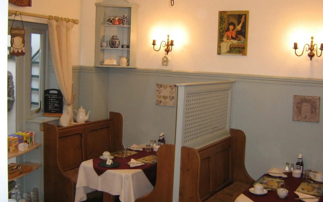 The Courtyard Guest House