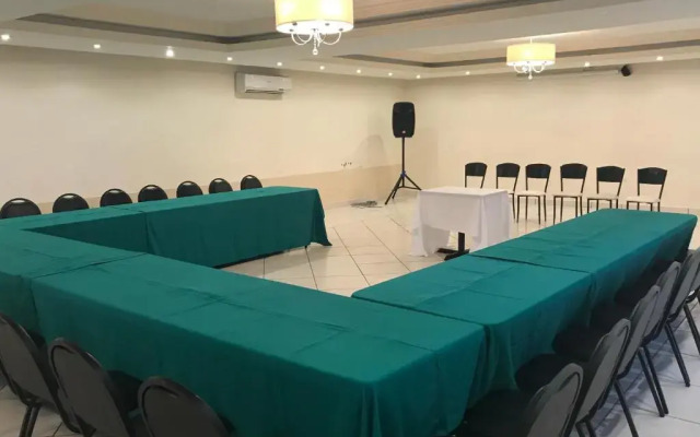 Hotel Meson De La Rivera
