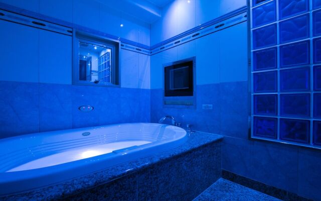 HOTEL D-WAVE Shinjuku - Adults Only