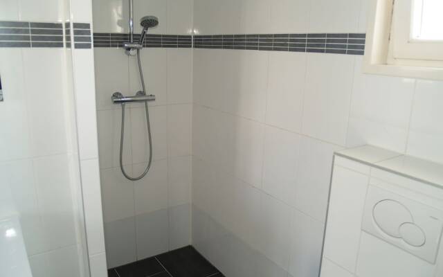 Detached Chalet With Dishwasher Near Maastricht