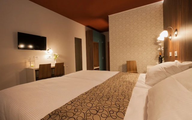 Hotel Center