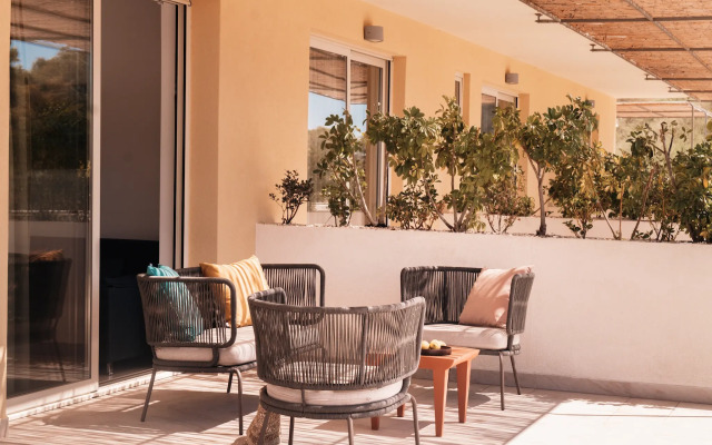 Luna Minoica Suites and Apartments