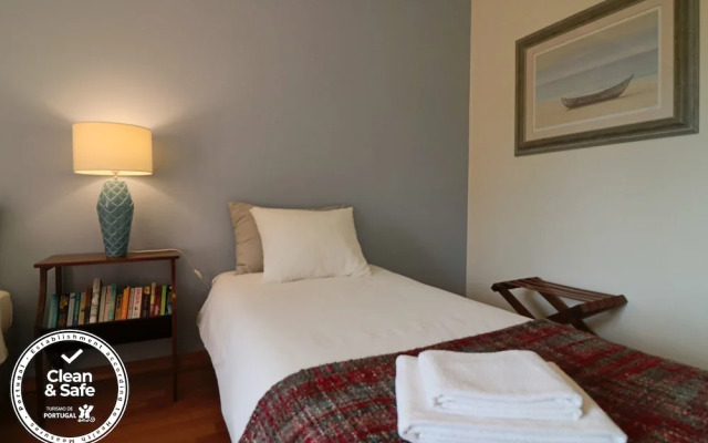 Cascais Estoril Apartment Near the Beach