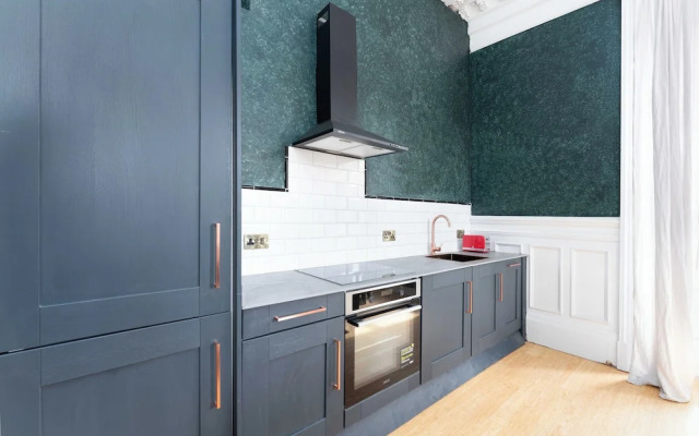 89 The Merchants by The House of Danu