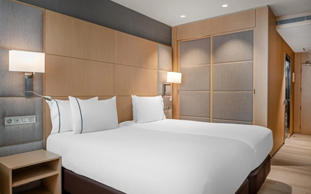 AC Hotel Victoria Suites by Marriott