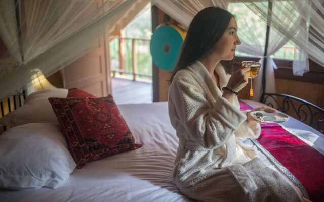 Quiet Mind Lodge Retreat & Spa  Sequoias