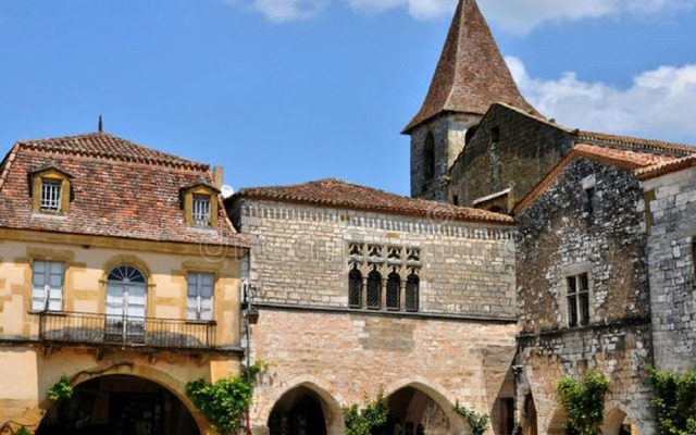 Cosy Holiday Home in Sainte-Croix with Garden