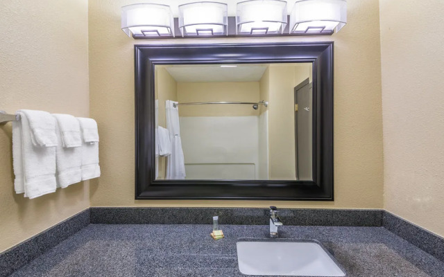 Super 8 Copley Akron