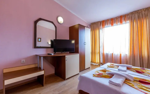 Family Room in Dafinka Guest House