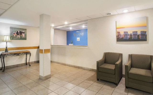 Baymont Inn & Suites Essex Burlington Area