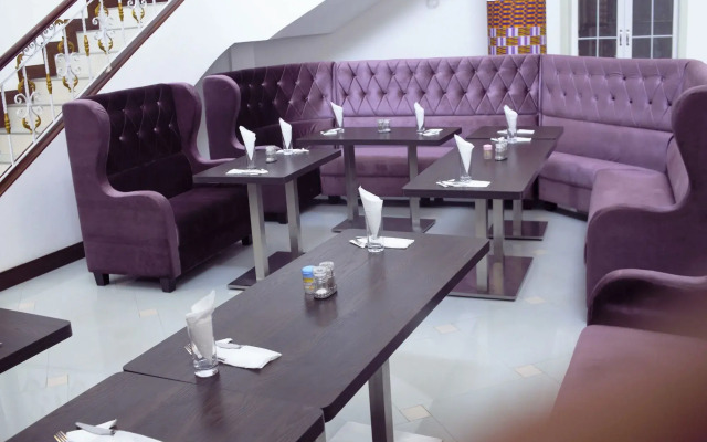 Kingsbridge Royale Hotel