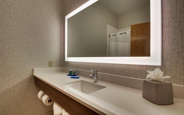 Holiday Inn Express & Suites Morris by IHG