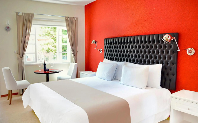 Casa Bonita Hotel & Luxury Residence