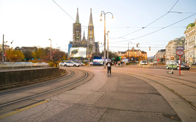 Modern Suite City Center