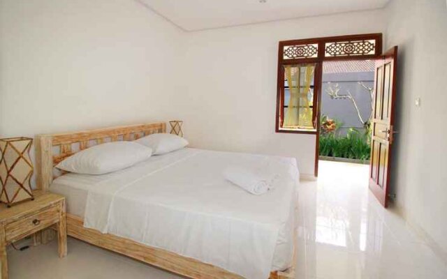 Nyoman Guest House