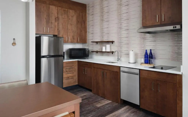 Inn at Bellefield / Hyde Park