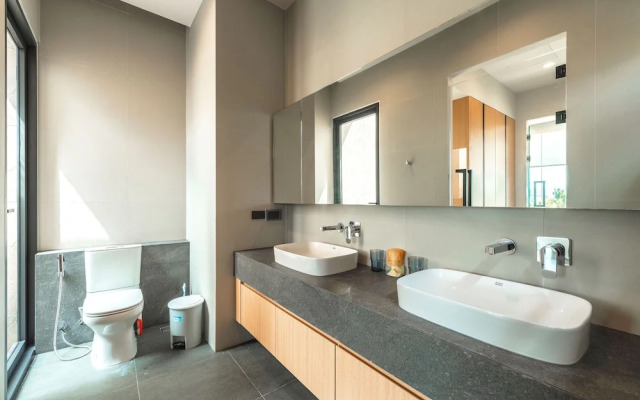 Modern 2-Level Pool Villa Long One A5