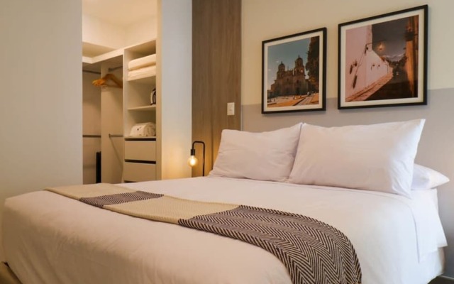 w Marvelous 2BR With Balcony in Miraflores