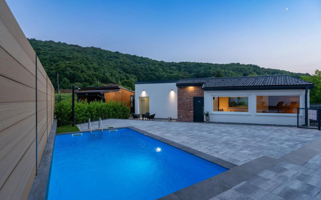 Apartments & Room Forest