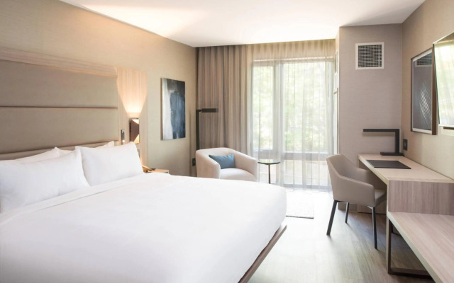 AC Hotel by Marriott Boston Cleveland Circle