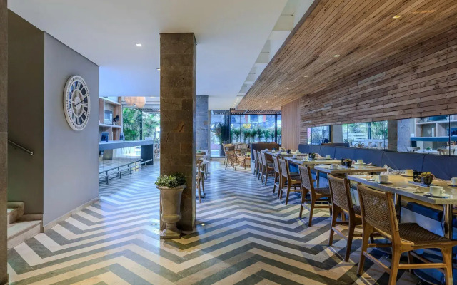 OZ Hotel