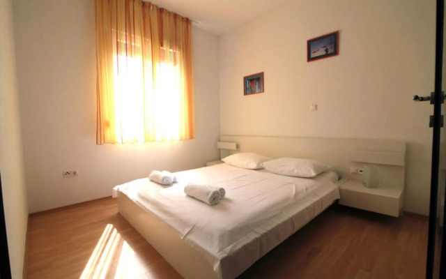 Eddie - great location & comfor - A3(4+1)