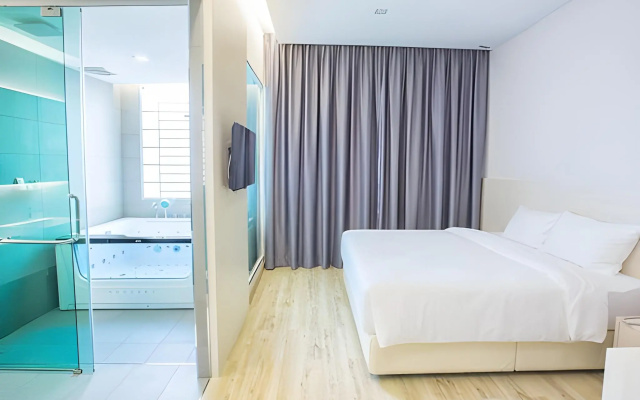 Minimalist Hotel – Guest Rooms – Ulu Tiram