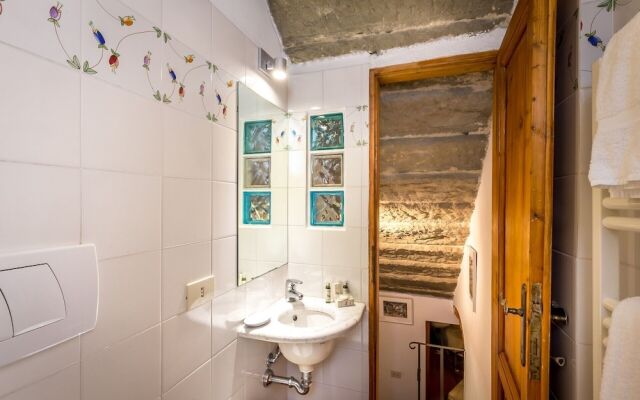 Pignone Apartment by Mmega