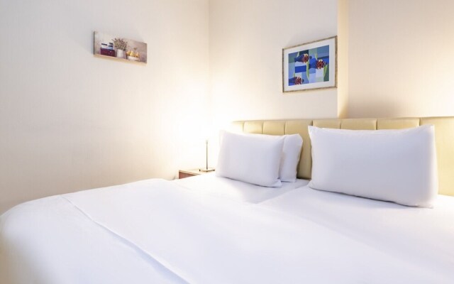 Studio Flat Near Public Transportation in Sisli