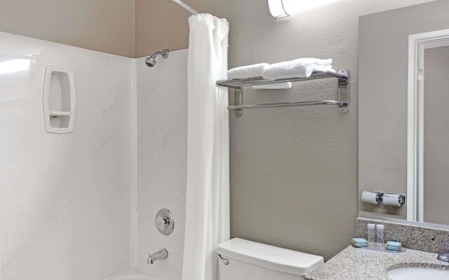 Travelodge By Wyndham Whittier
