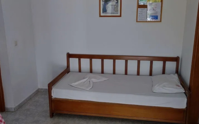 Evi Studios & Apartments Pefkos