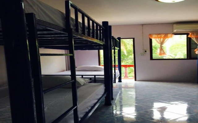 Domingo Hostel Phangan