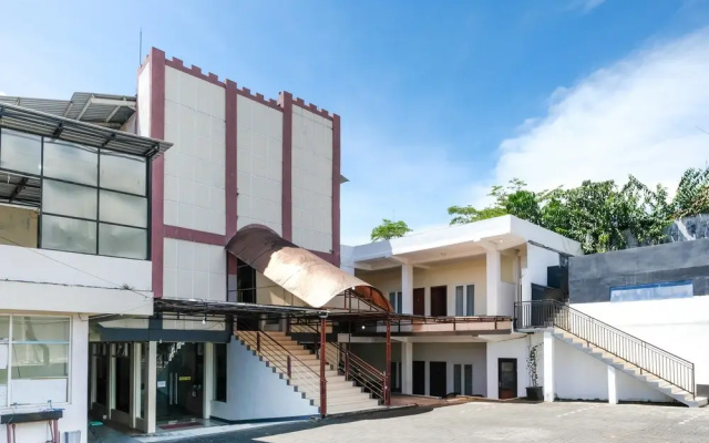 Urbanview Hotel Ling near Jawa Timur Park 2