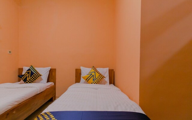 SPOT ON 1899 Berkah Homestay