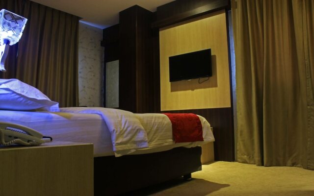 Cardinal Lucky Star Hotel Batam