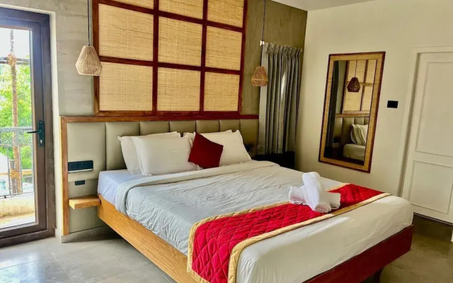 Castle Service Apartment