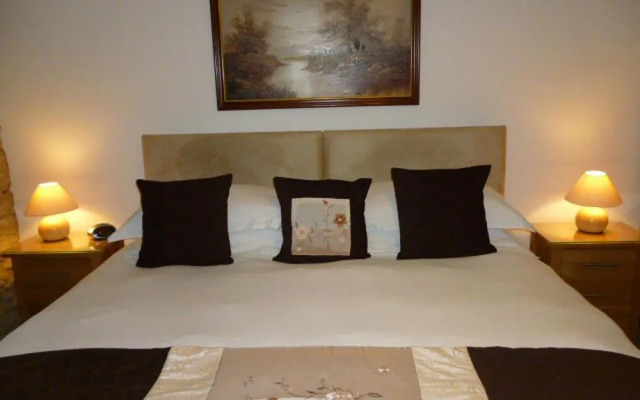 Quiet Woman House (отель для женщин)