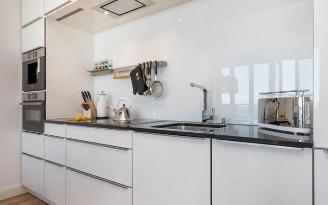 "FIRST" Sellin F645 Meerblick-Suite "View" im fünften OG