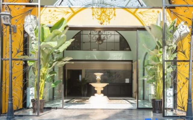 Xishuangbanna Jinghong Manzhou Hotel (Star Night Market)