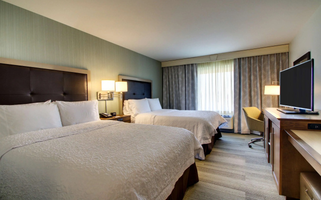 Hampton Inn & Suites Milwaukee West