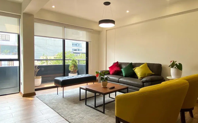 Beautiful 2BR With Balcony in Miraflores