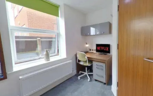 CovStays – Victoria House - Deluxe Studios in Coventry City Centre