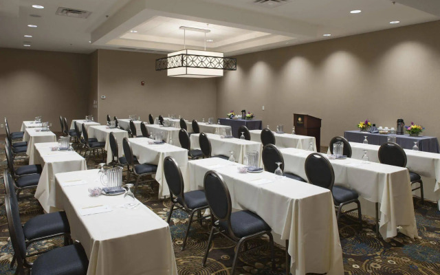 DoubleTree by Hilton Hotel Johnson City