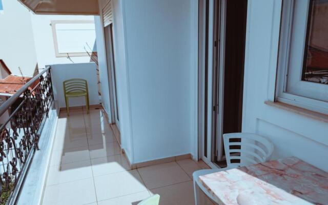 Sun Βy Τhe Sea 100m from the beach