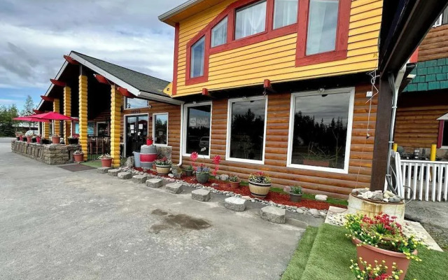 Hooligans Fishing Lodge