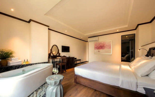 Amanaki Saigon Boutique