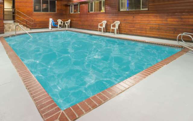 Super 8 by Wyndham Baker City